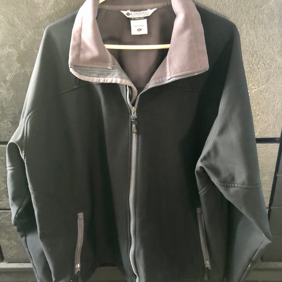 Men’s black Columbia Jacket - gently used - Picture 1 of 4